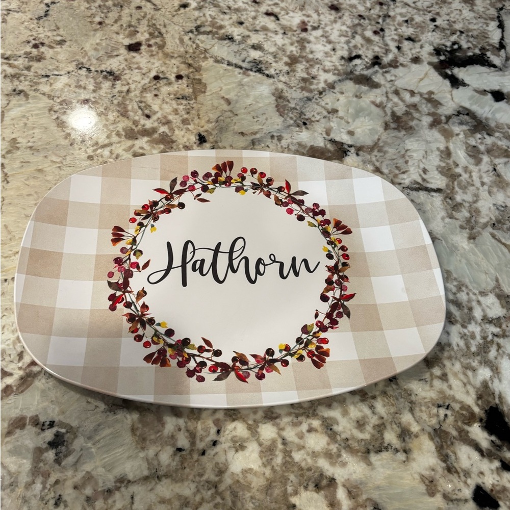 Personalized 'Hathorn' Plaid Decorative Platter - Beige & Red Wreath